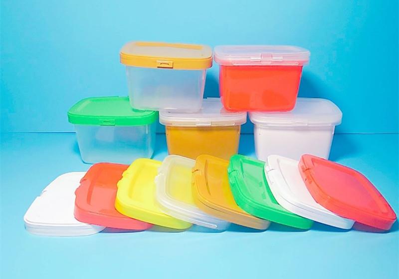 different color fo food storage containers