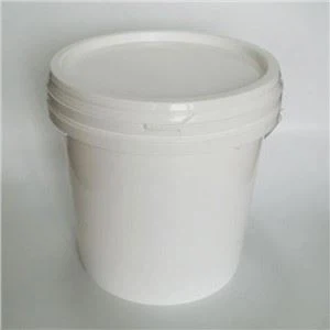 Sealed plastic drum for oil